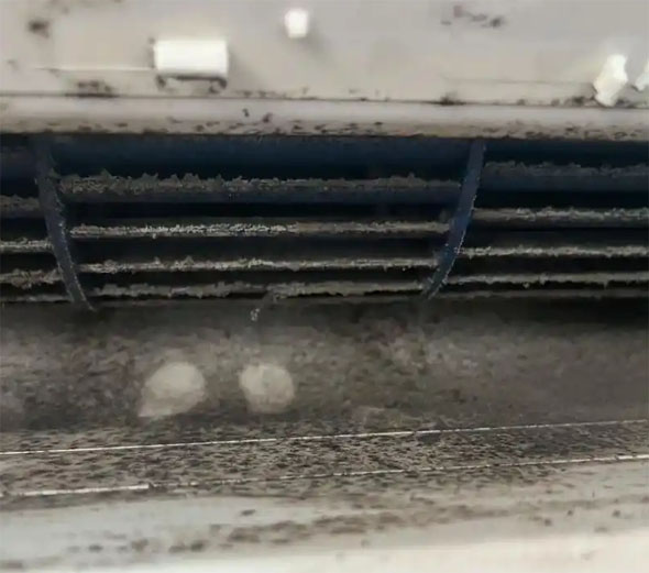 清河空调吹的风有股烧焦味是怎么回事